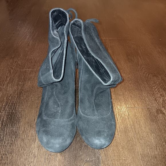 BCBG Wessy Wedge Cinch Slouchy Suede Ankle Bootie Size 7 - Picture 2 of 6